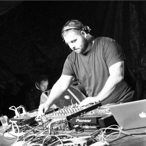 Tony Dee - Tell Me(FREE DOWNLOAD)