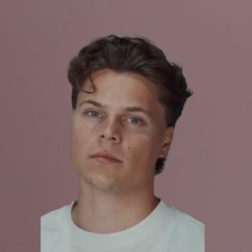 DOMINIQUE artist photo