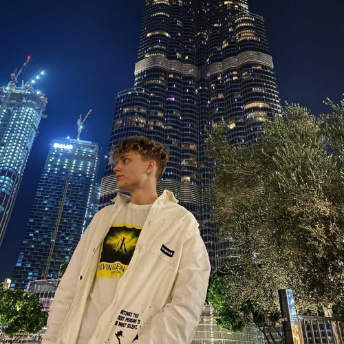 Sweater Weather x Another Love - T G.m4a