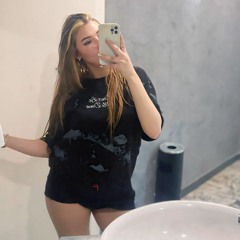 M M
