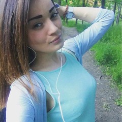 Larissa Saxon.q