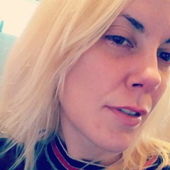 Holly_DelRey