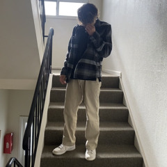 høllow