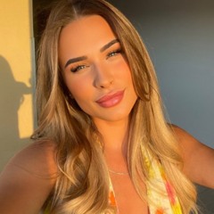 Elle Sanders