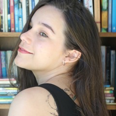 Covers com ukulele, violão e com o coração.