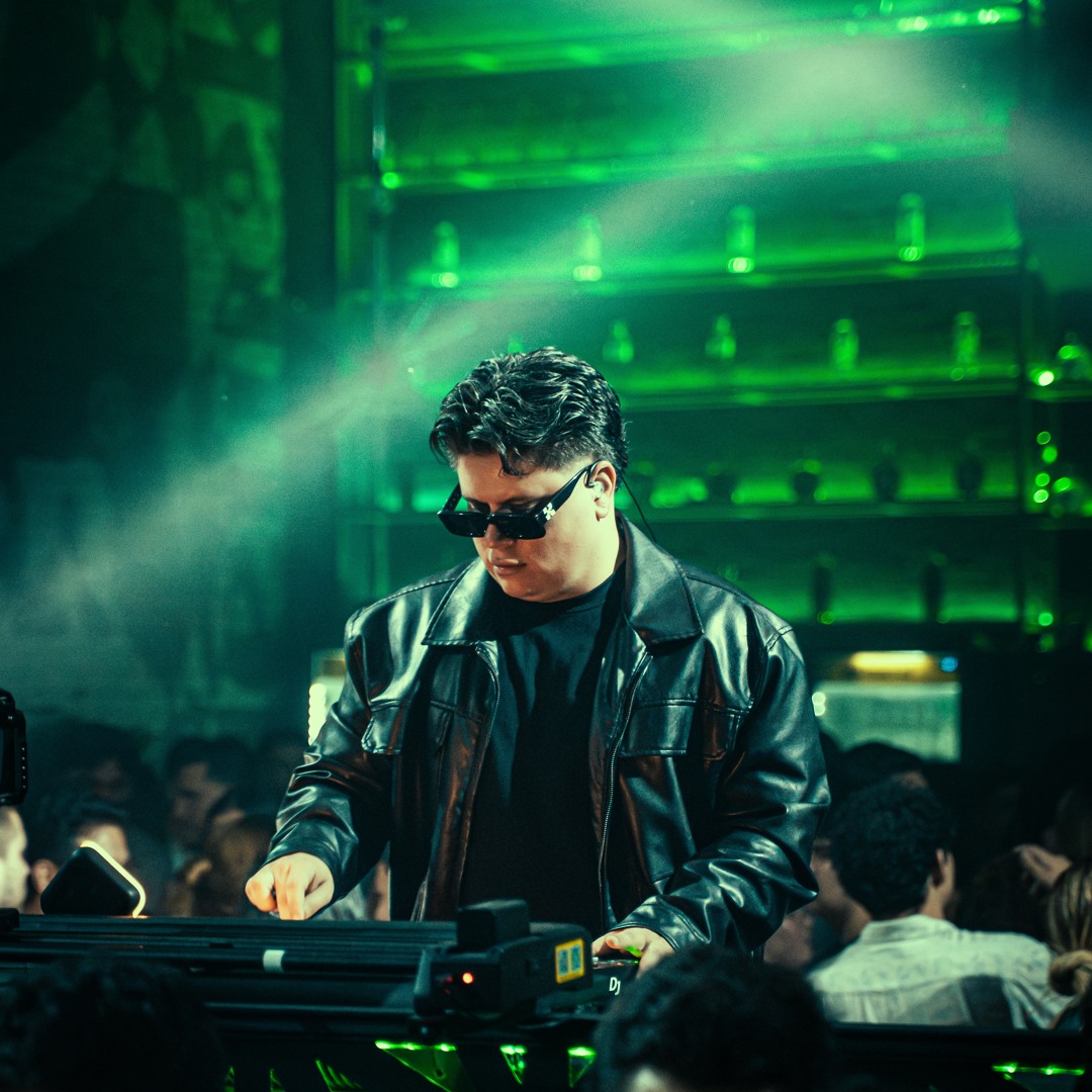 Stream DJ Johnnie music | Listen to songs, albums, playlists for