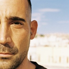 Tom.e