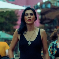 Adriana De
