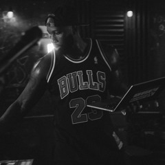 DJ 8PM