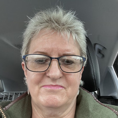 Lezley Cartledge