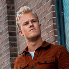 LUCA BLOND