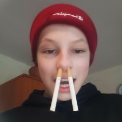 mlady alex yungstrom kapela sparta cikarety sweg