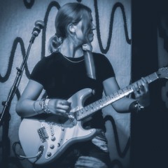 Ani McQuillen