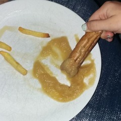 Frikandellen met appelmoes