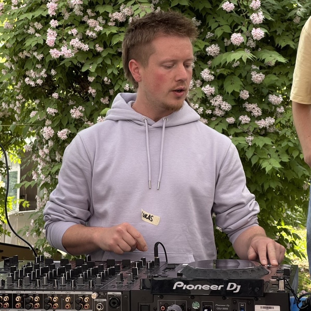 Stream LukLuk music | Listen to songs, albums, playlists for free