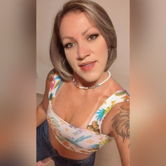 Camila Favoreto