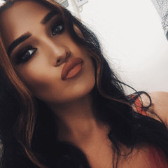 Ariana Noon