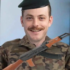 Grającychłopiec Gutek