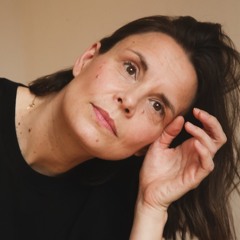 VOIX OFF - Documentaire - Reportage - Magazine - Aurélie GARAULT