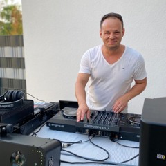 DJ Andrés