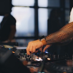 alive music
