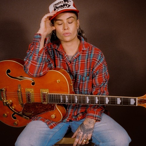 TASH SULTANA artist photo