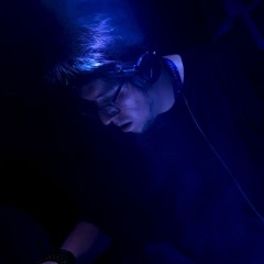 𝘿𝙅 𝙇𝙮𝙤𝙣𝙣