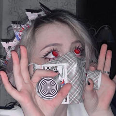 WHiTESNXKE(@iluvdistorted808)
