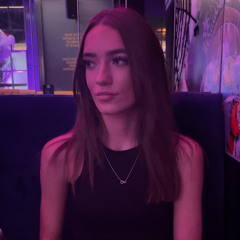 𝐸𝓁𝓁𝒾𝑒 𝐿𝓎𝑜𝓃