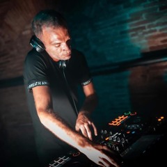 Mark Gomez