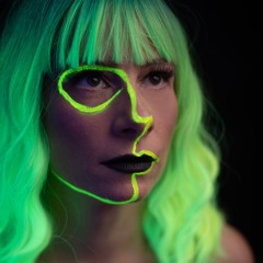 LADY NEON