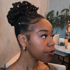 Nia.Smith
