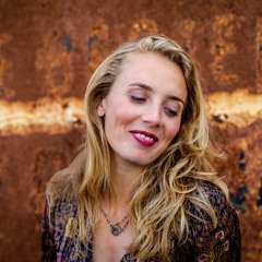 Tess (Merlot) van der Zwet