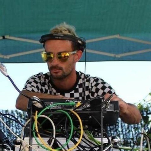 Stream Markkova Oficial music | Listen to songs, albums, playlists for ...
