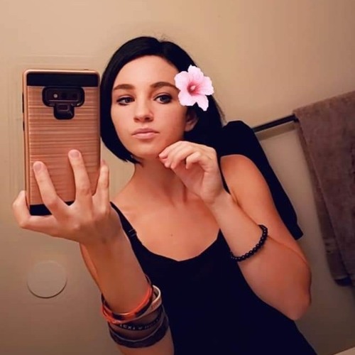 Nicole Marie’s avatar