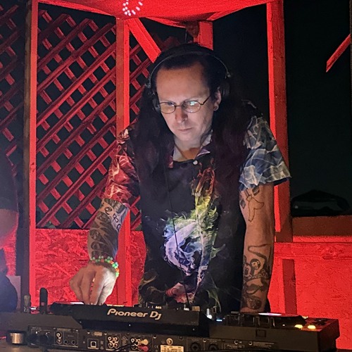 DJ Qbassic’s avatar