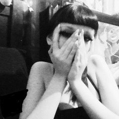 ◤ ♱ 𝖘𝖍𝖞 ♱ ◥