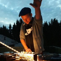 dj tosbin