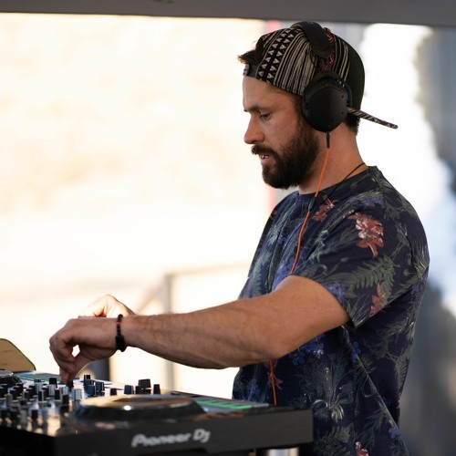 Chris Miranda - Deserve (MIKE GUTZ Remix)