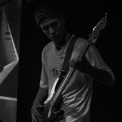 ldnie bass