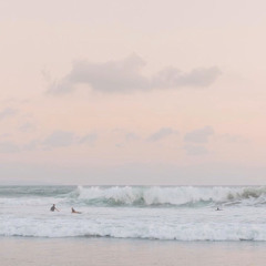 🏄🏾‍♀️
