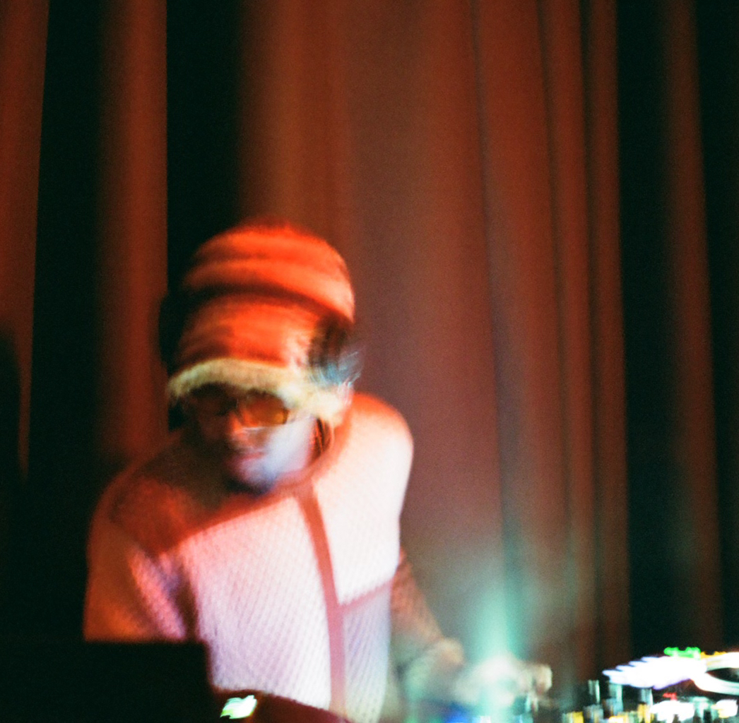 DJ ENERJ' Performing