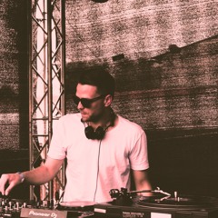 Niels F.