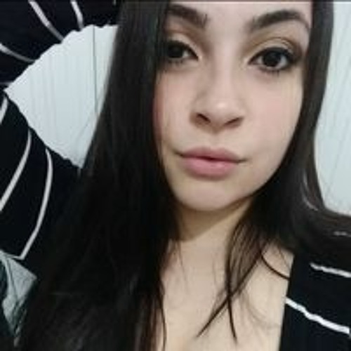 Larissa Tavares’s avatar