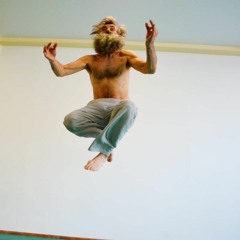 Радостный сейчас