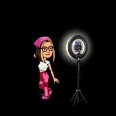 Della the weirdo🫶🏽🫡