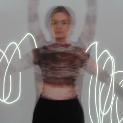 Rhiannon J Gray
