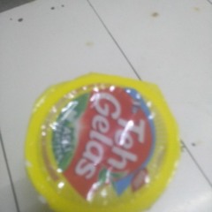 Gaun Merah
