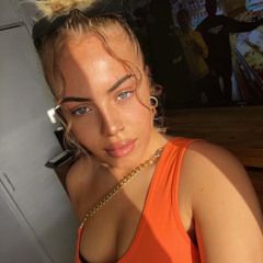 Mia Carmen Rubaine