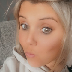 lynzi m